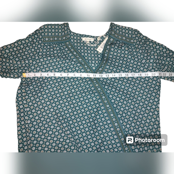 Max Studio Crepe Blouse With Surplice Front Size M - Picture 9 of 9